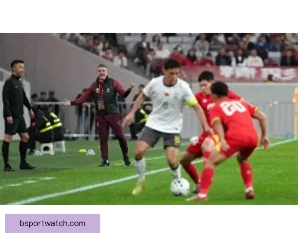 体育精神闪耀赛场奥格斯堡格雷戈里奇主动示意裁判取消犯规赢得尊重